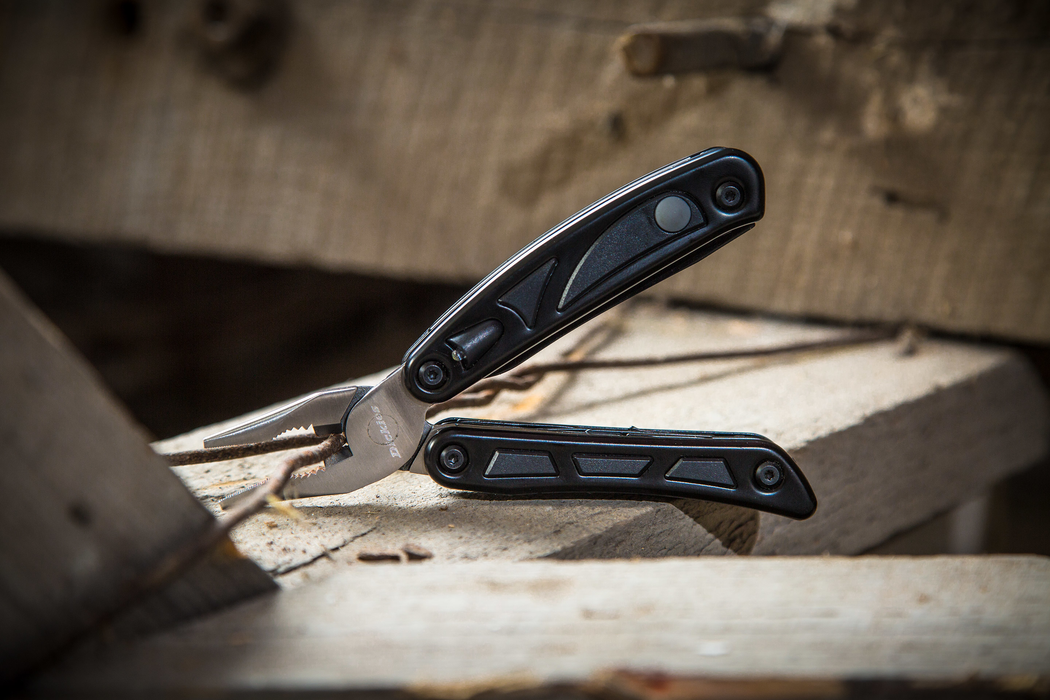 DICKIES 10 in 1 MULTI TOOL with 2 LEDs